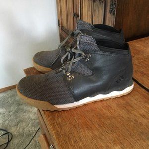 Forsake contour shoe